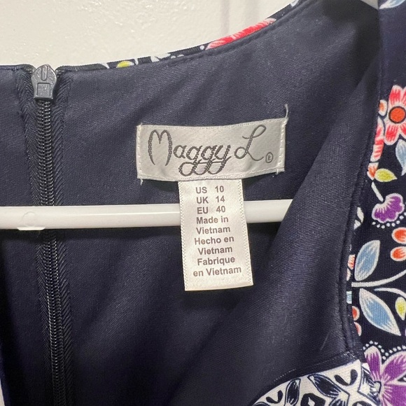 Maggie London Dress Womens Size 10‎ Sleeveless Abstract Blue Pink - Picture 3 of 4